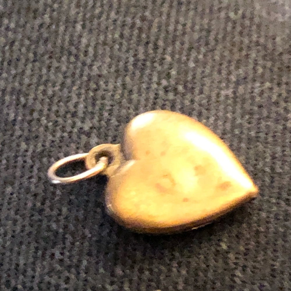 Antique gold heart pendant vintage necklace. Carved vertical design Art Deco - Picture 5 of 8